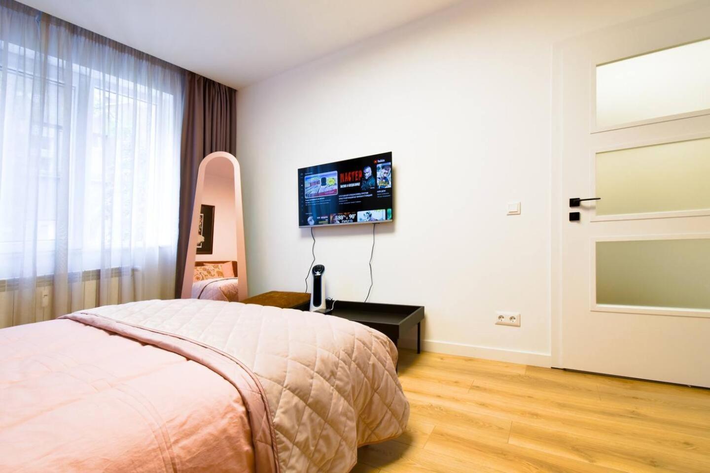 Apartemen 10 In Location Fully Equipped *