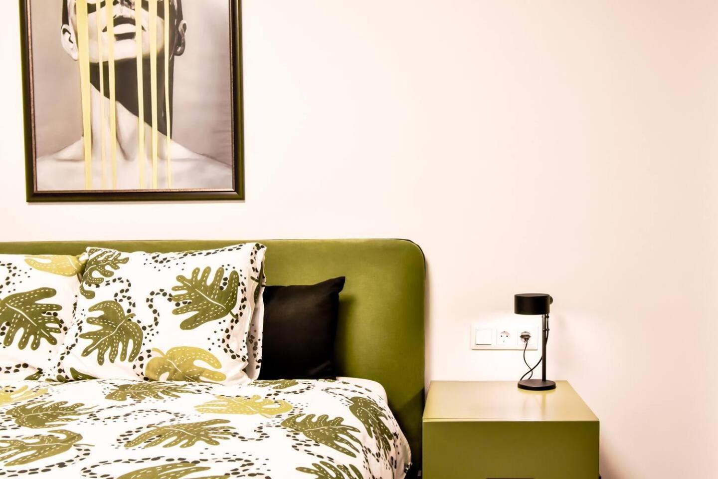 10 In Location Fully Equipped Apartemen Sofia