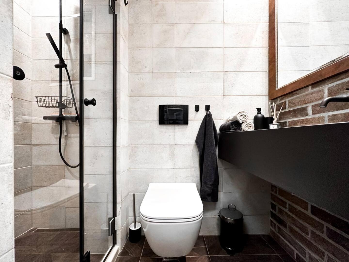 10 In Location Fully Equipped Apartemen *