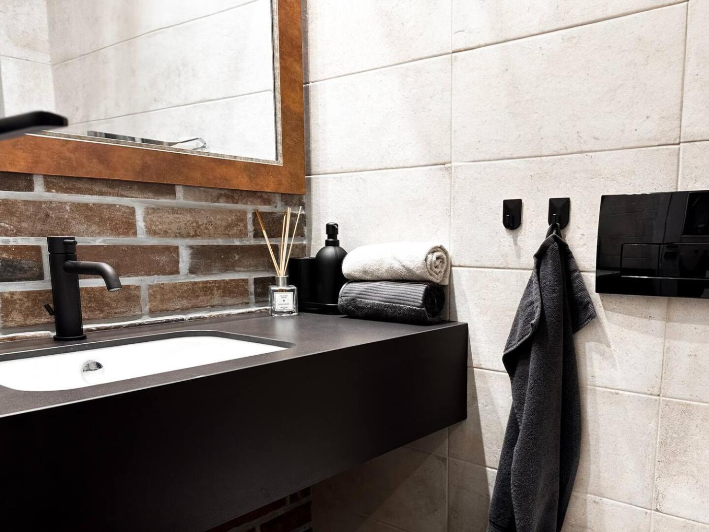 10 In Location Fully Equipped Apartemen Sofia